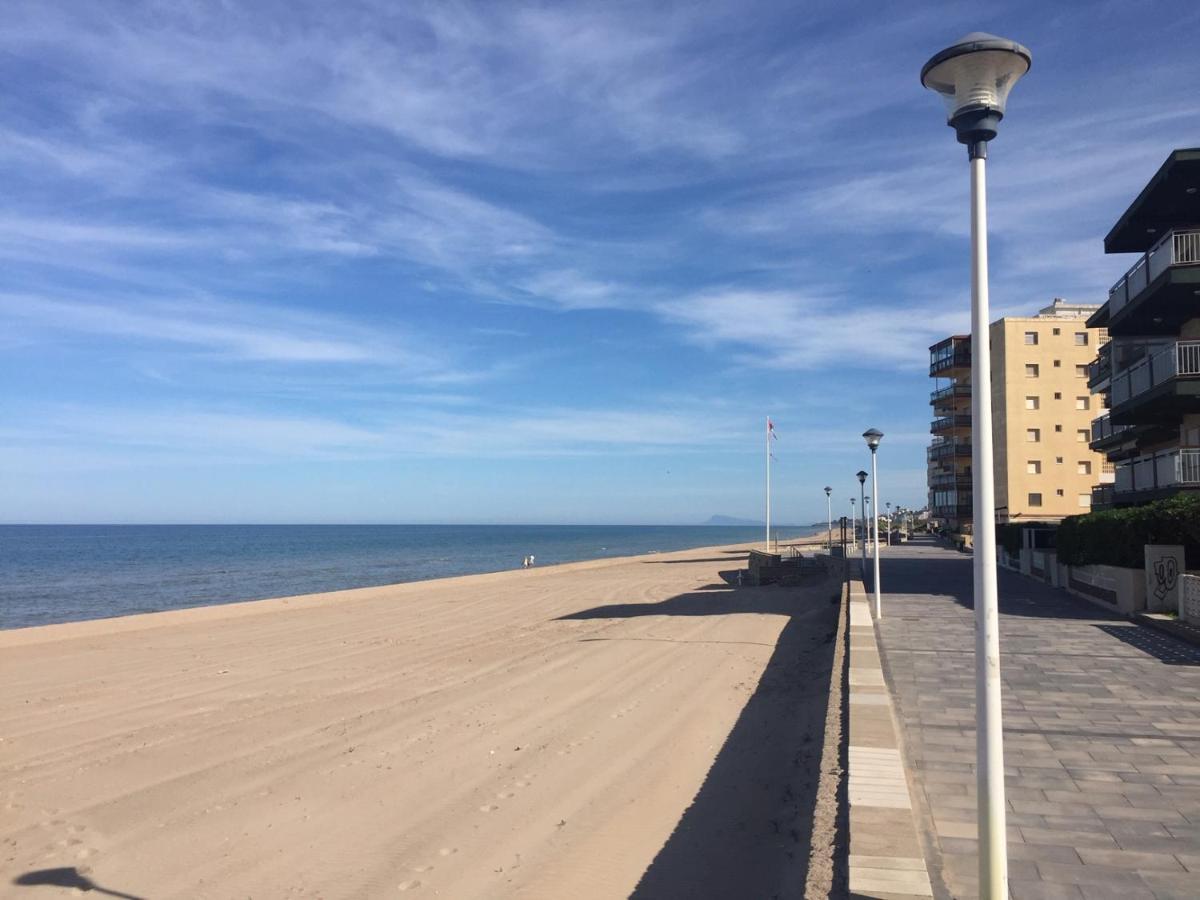 Large Apartment With Sea Views Sueca Bagian luar foto