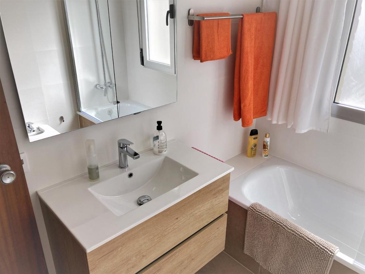 Large Apartment With Sea Views Sueca Bagian luar foto