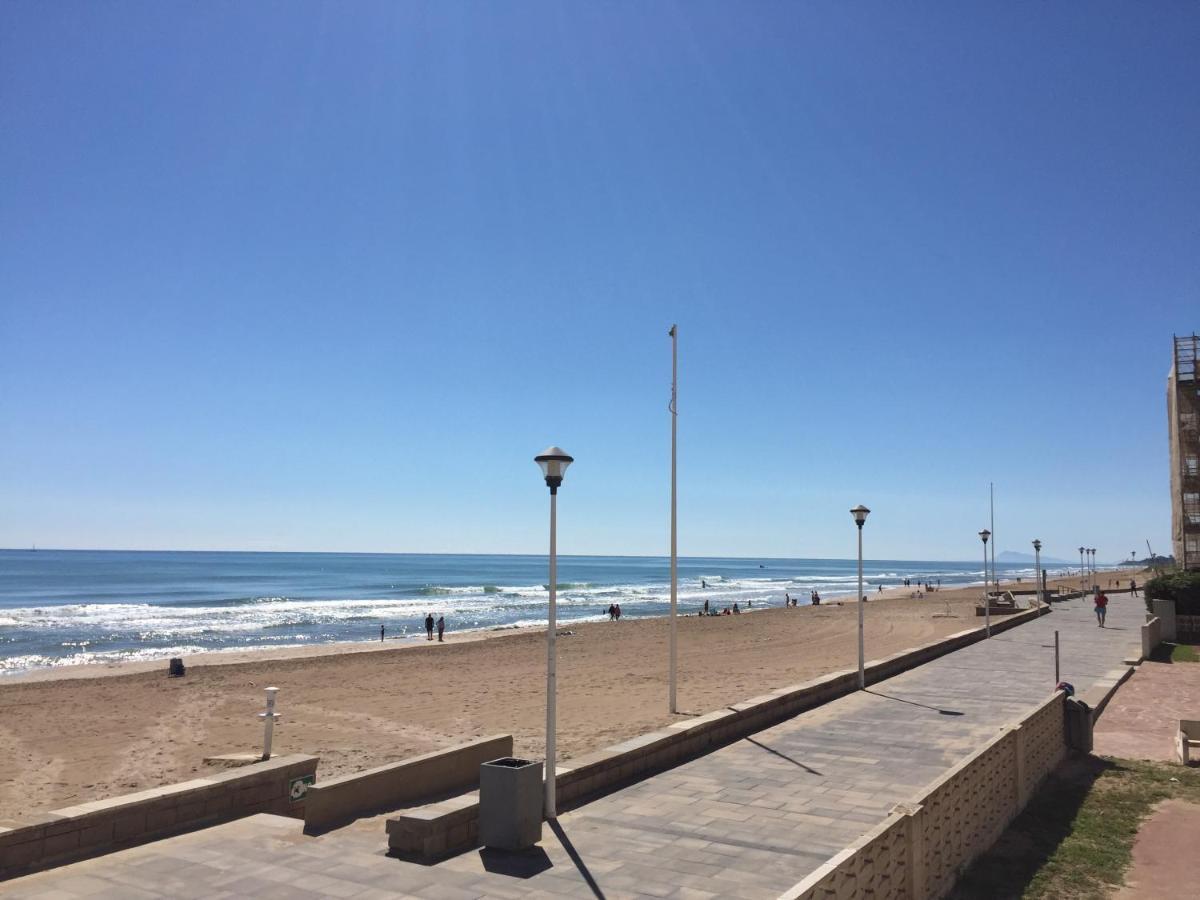 Large Apartment With Sea Views Sueca Bagian luar foto